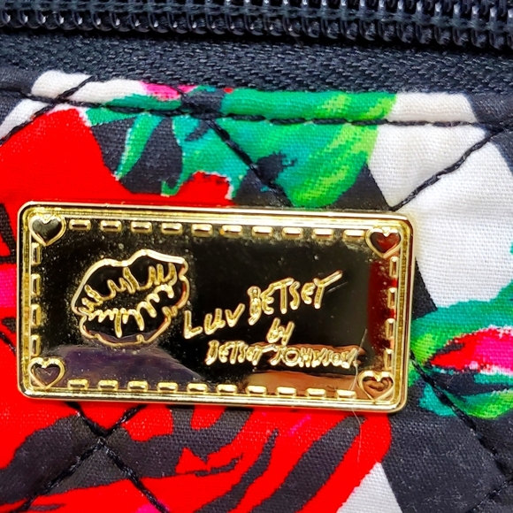 Luv Betsey by Betsy Johnson Rose Adjustable Crossbody Quilted Bag - Picture 2 of 9